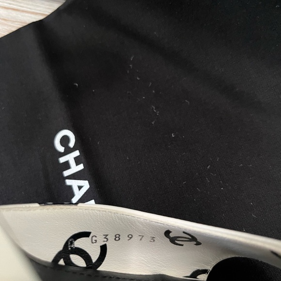 Chanel 22S White Black Lambskin CC Logo Platform Strap Block Heel Sandal 37 - Picture 6 of 11